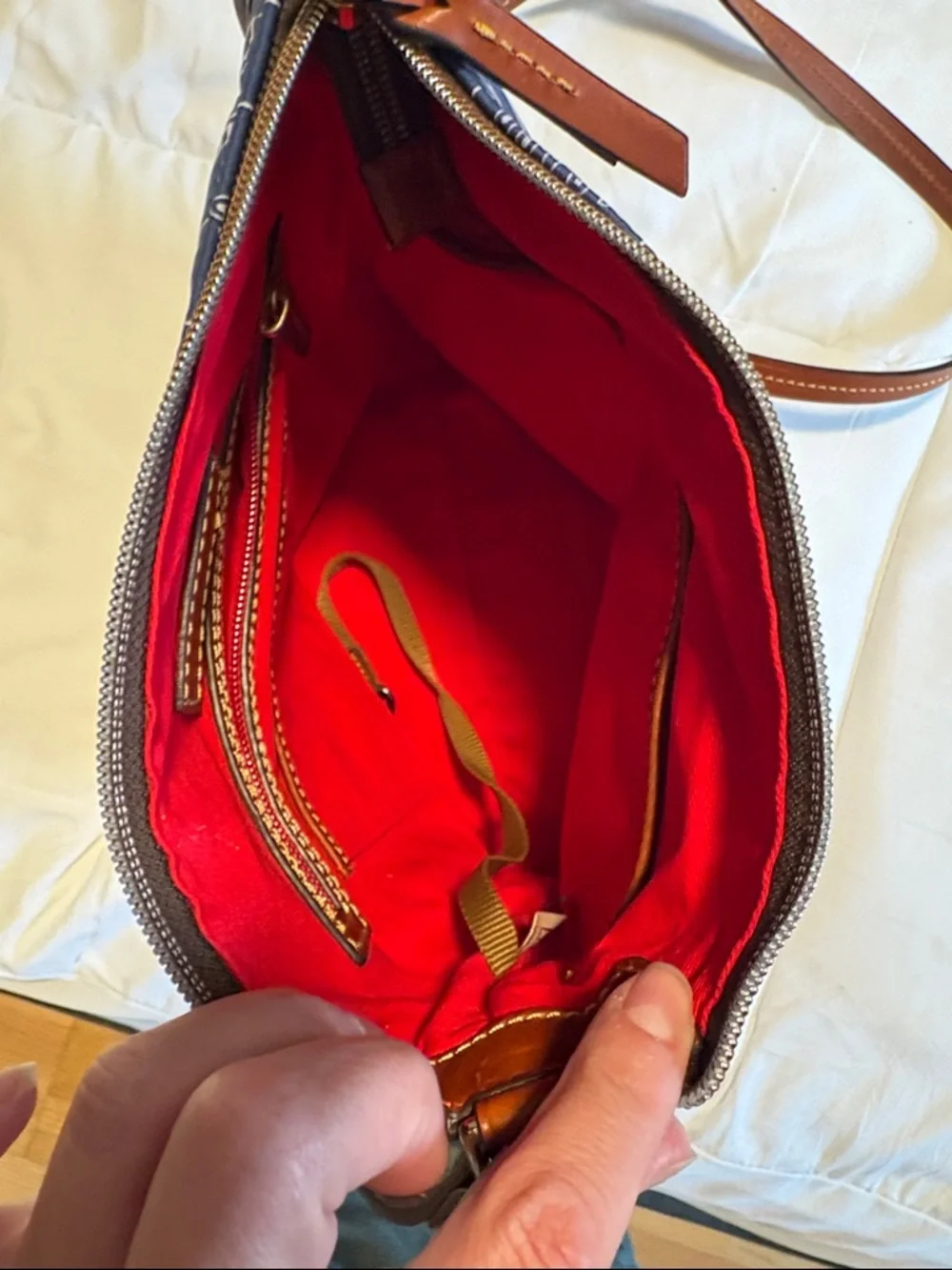 Dooney And Bourke Chicago Cubs Shoulder Bag Blue MLB Officially
Licensed. NWOT. - Picture 7 of 11